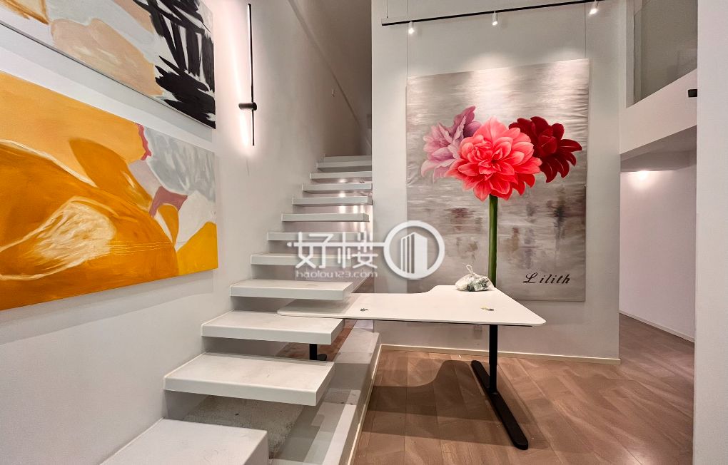 化龙桥商圈内 翠湖天地精装房小户型跃层装修房 随时写字楼|办公室出租|租赁/租金/图片