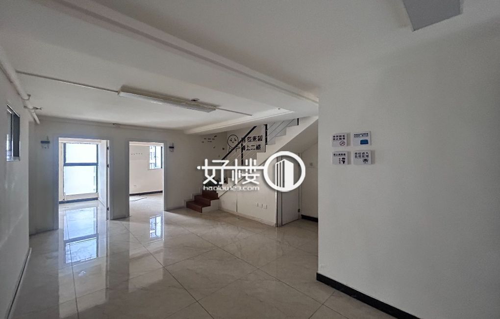 核心商圈 精致小户型全新装修带家具 轻轨直达写字楼|办公室出租|租赁/租金/图片