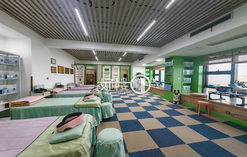 大坪商圈标致建筑出租精装，地铁口附近交通方便写字楼|办公室出租|租赁/租金/图片