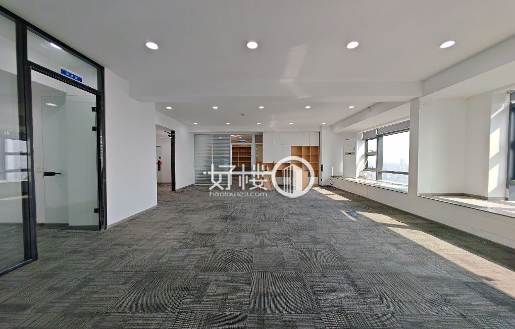 交通方便 大坪轻轨站出口英利国际广场办公室出租m²写字楼|办公室出租|租赁/租金/图片