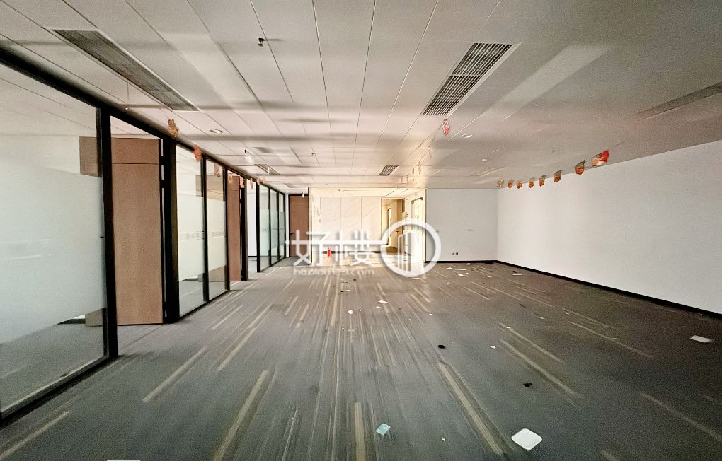 解放碑CBD英利国际金融中心写字楼低价出租m²写字楼|办公室出租|租赁/租金/图片
