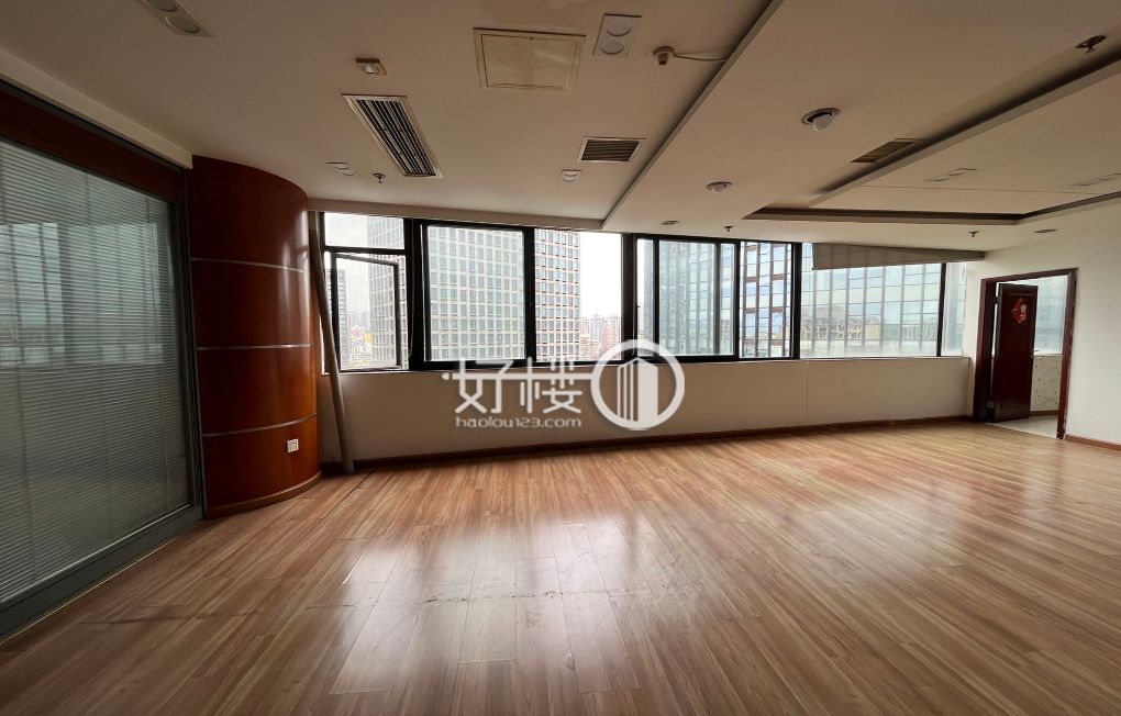 观音桥茂业东方时代，有上下水，租金50m²写字楼|办公室出租|租赁/租金/图片