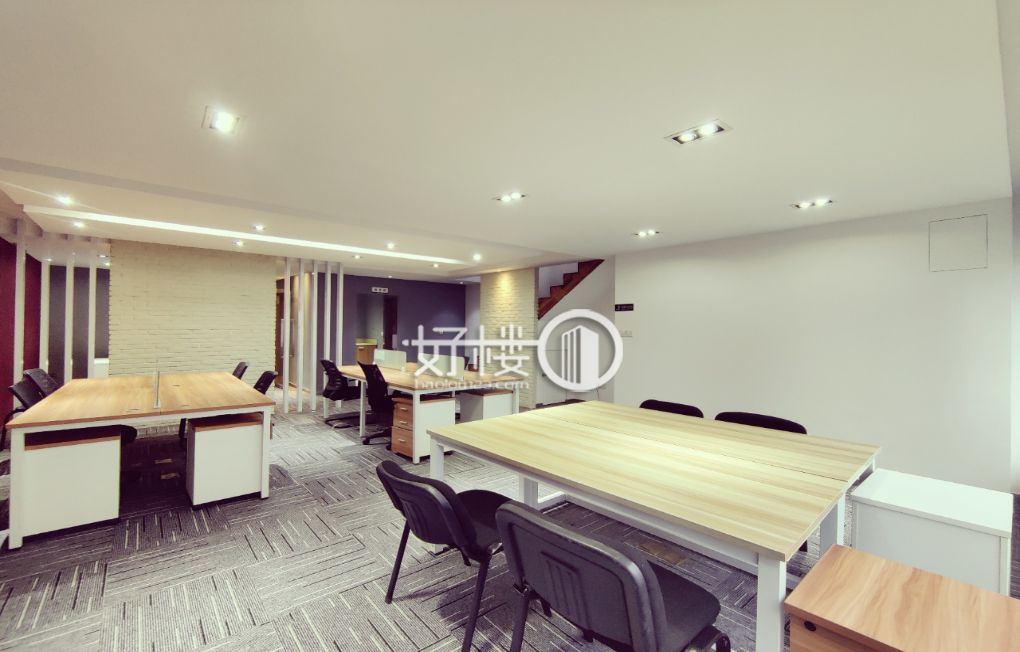 轻轨三号线金渝路融创金贸时代跃层120平精装修写字楼|办公室出租|租赁/租金/图片