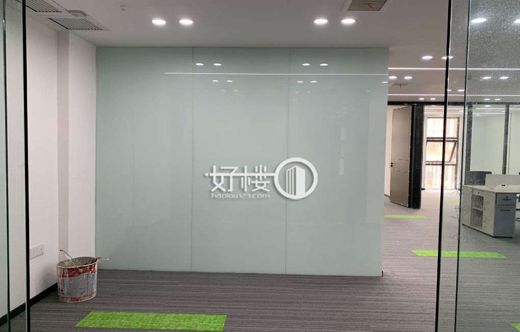 精装带办公家具 拎包入住 创意公园 电梯口写字楼|办公室出租|租赁/租金/图片