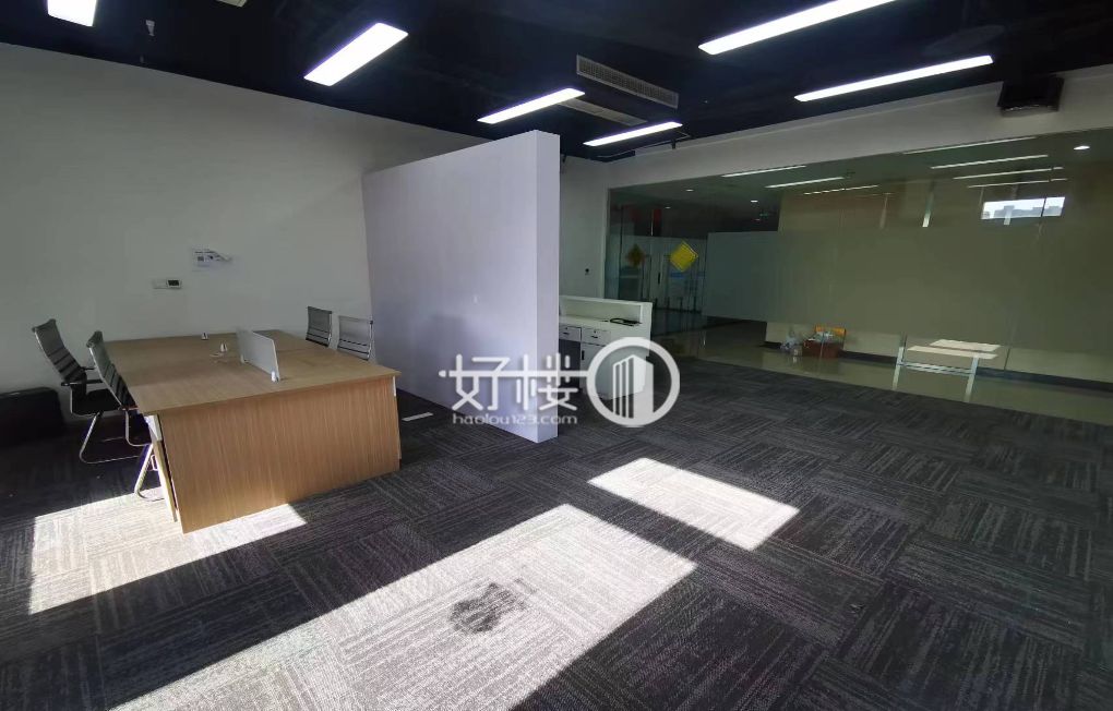 渝中区总部城精装办公室业主出租轻轨站直达写字楼|办公室出租|租赁/租金/图片