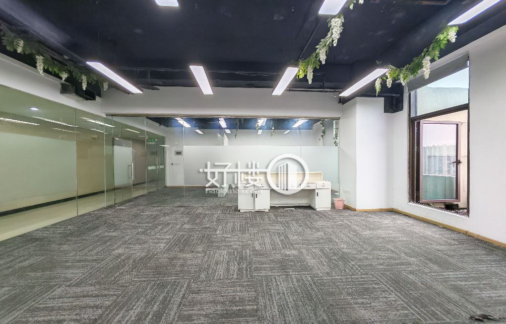 渝中区总部城精装办公室业主出租轻轨站直达写字楼|办公室出租|租赁/租金/图片