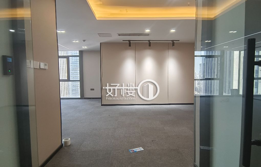核心商圈  业主直租 装修可配家具 三个隔间 出租m²写字楼|办公室出租|租赁/租金/图片