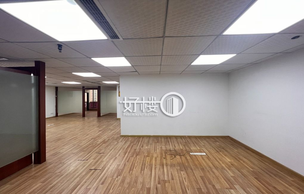 南坪商圈出租金台大厦精装210平 m²写字楼|办公室出租|租赁/租金/图片