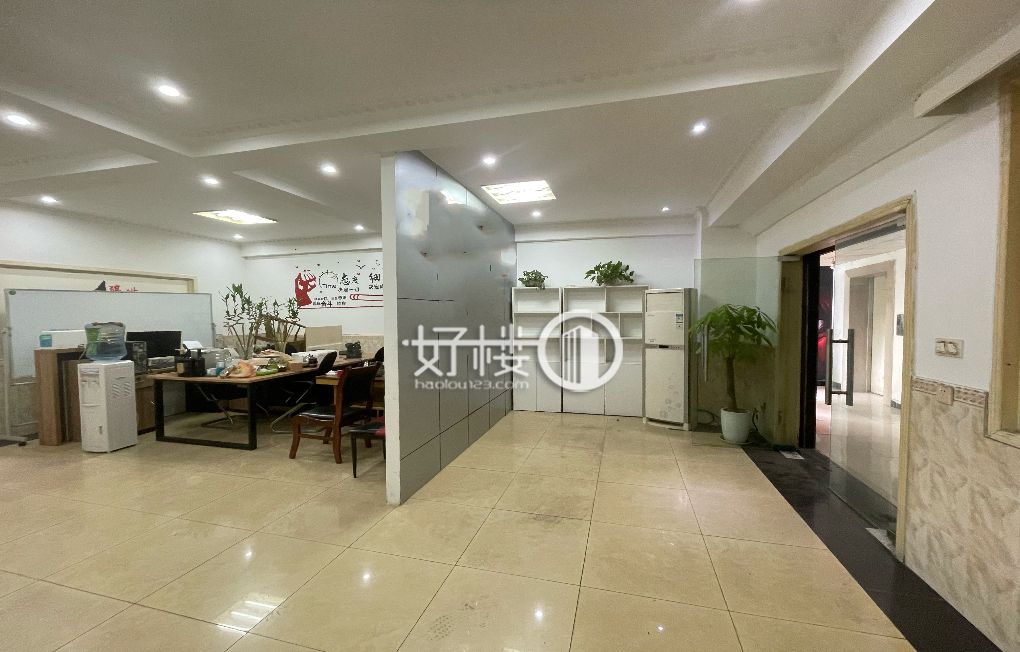杨家坪商圈 超性价比办公室 带全套家具 优质写字楼|办公室出租|租赁/租金/图片