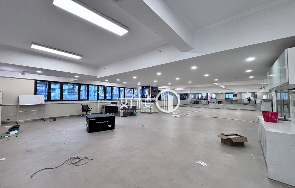 杨家坪商圈 超性价比办公室 带全套家具 优质写字楼|办公室出租|租赁/租金/图片