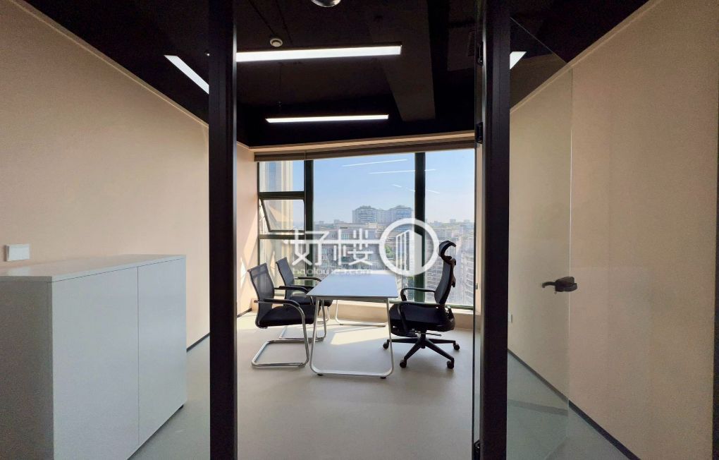 联合办公丨靠窗7人套间出租丨一价全包，享多重服务写字楼|办公室出租|租赁/租金/图片