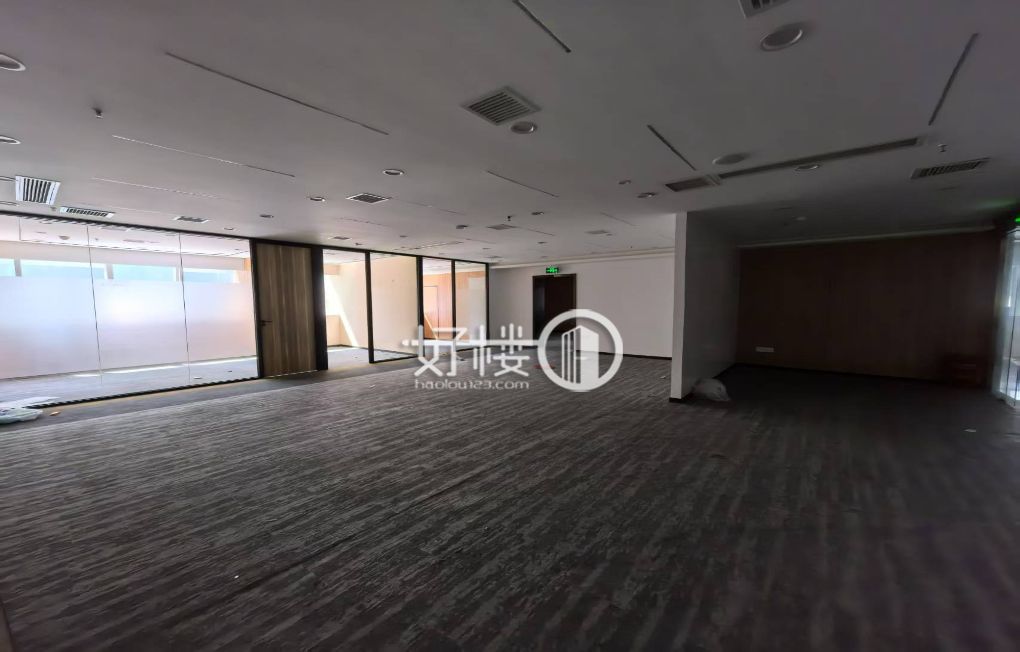 解放碑中心 八一路好吃街旁 整层精装修办公室出售 写字楼|办公室出售|租赁/租金/图片