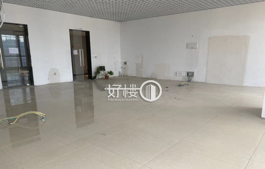 三轨交汇 沙坪坝龙湖光年大通间 面积可选m²写字楼|办公室出租|租赁/租金/图片