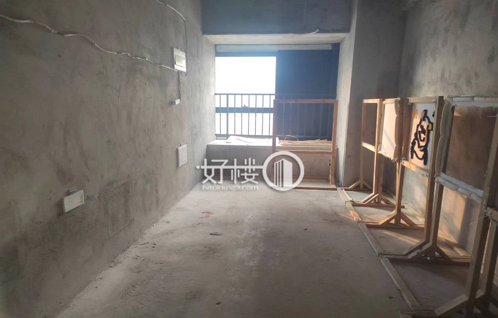 沙坪坝轻轨直达 高端写字楼 清水大通间 业主直租m²写字楼|办公室出租|租赁/租金/图片