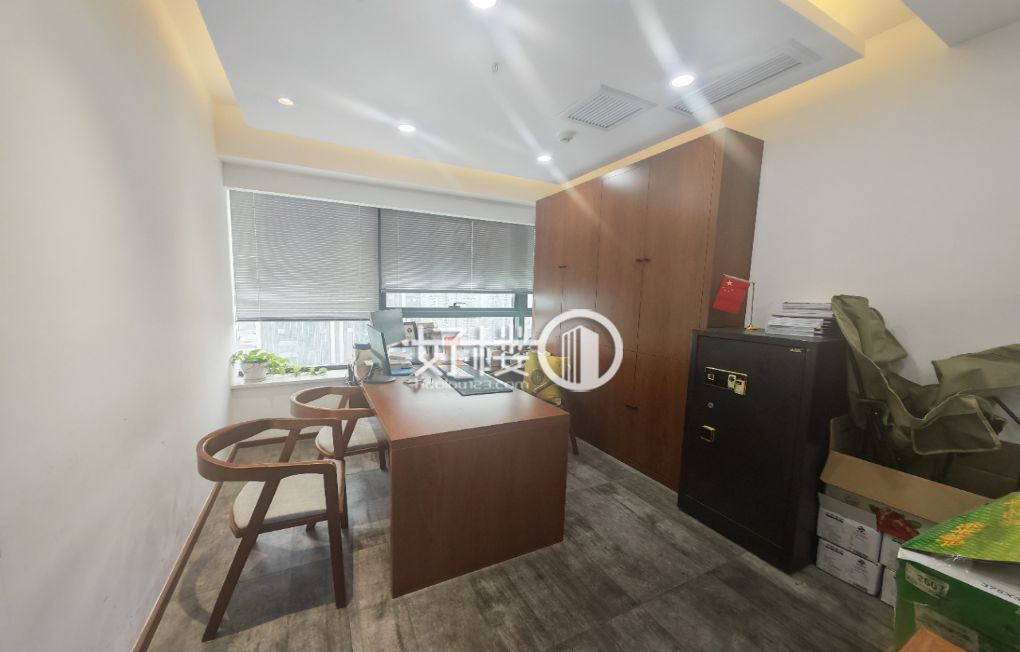 沙坪坝 龙湖光年 端头户型 业主自装 拎包办公写字楼|办公室出租|租赁/租金/图片