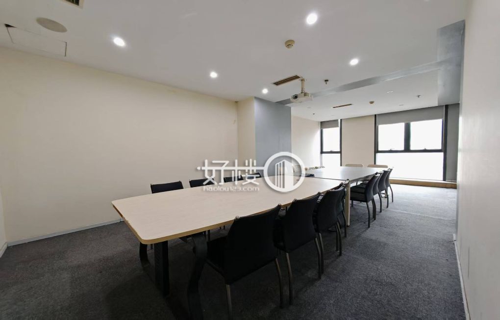 轻轨站直达大坪龙湖时代天街装修出租。m²写字楼|办公室出租|租赁/租金/图片