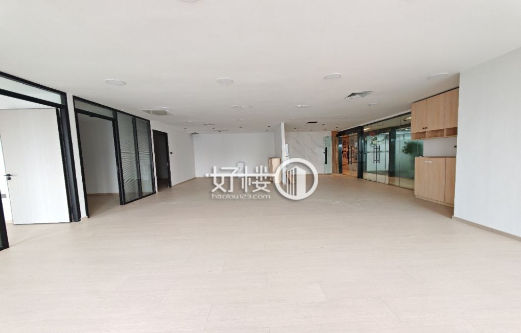 大坪轻轨站旁龙湖时代天街精装修办公室出租m²写字楼|办公室出租|租赁/租金/图片