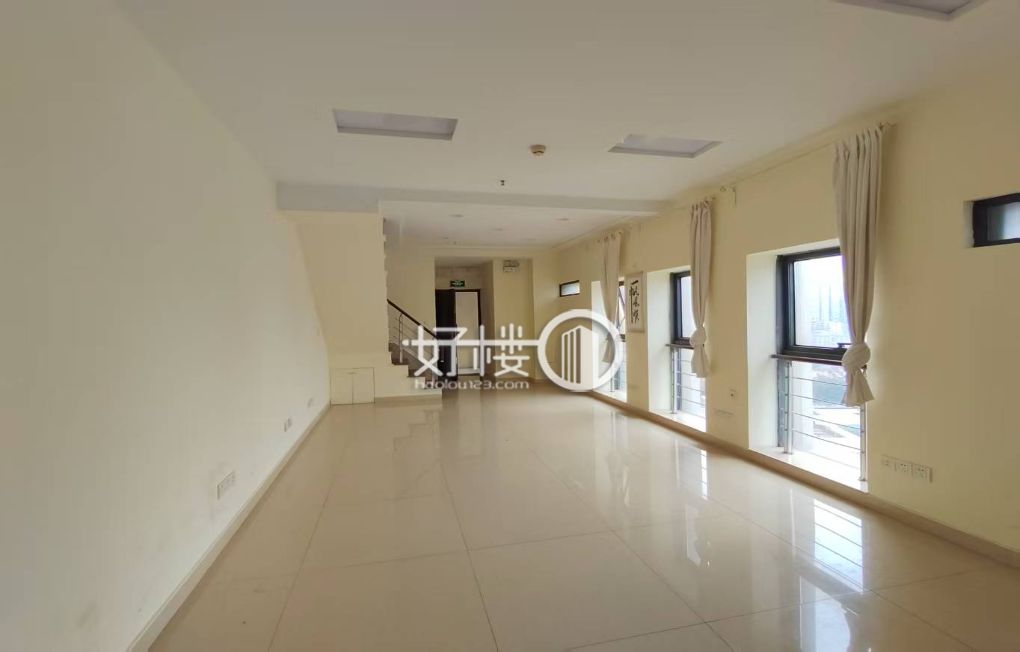 大坪 龙湖时代天街B馆 新世纪楼上精装跃层拎包入住写字楼|办公室出租|租赁/租金/图片