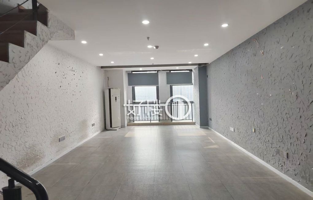 渝中大坪龙湖时代天街精装修跃层办公室写字楼|办公室出租|租赁/租金/图片