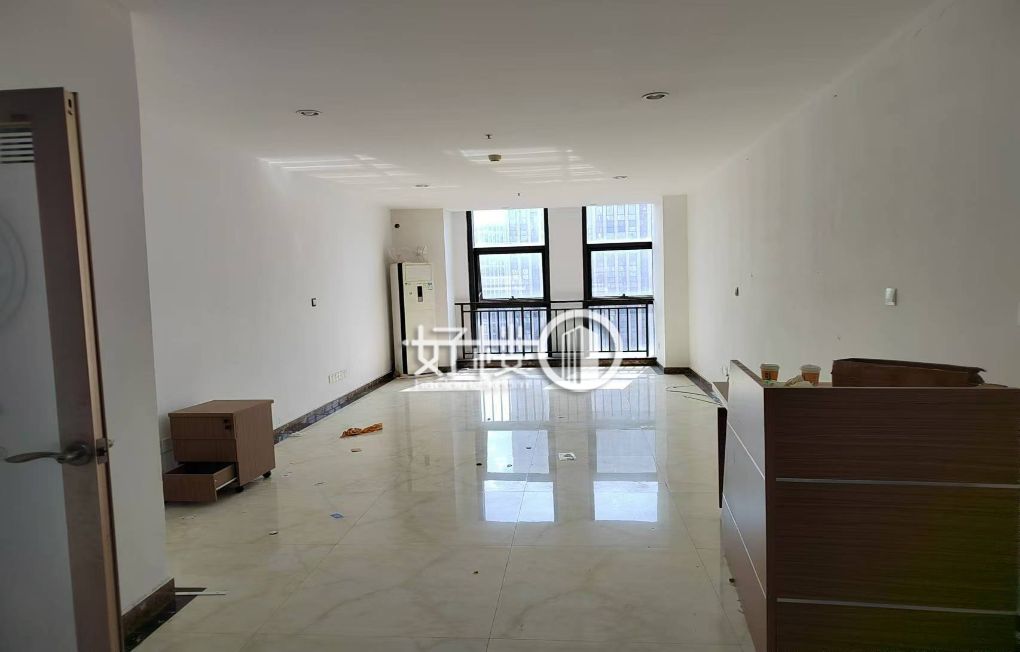 大坪龙湖时代天街跃层石油路轻轨站旁电梯出口m²写字楼|办公室出租|租赁/租金/图片