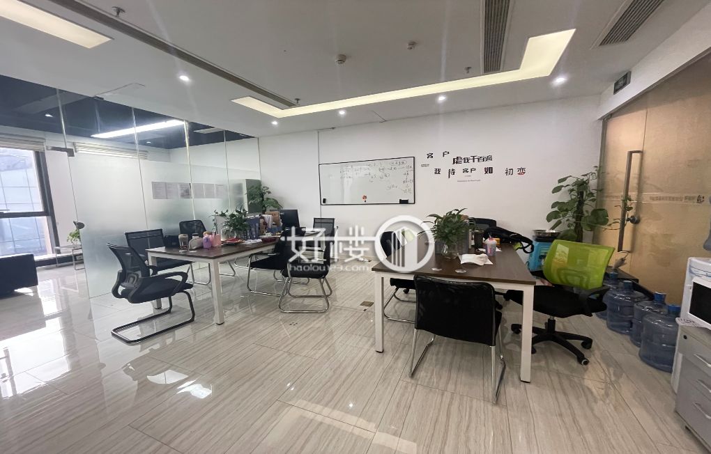 潮流商圈渝中区龙湖时代天街正对电梯口小户型出租m²写字楼|办公室出租|租赁/租金/图片