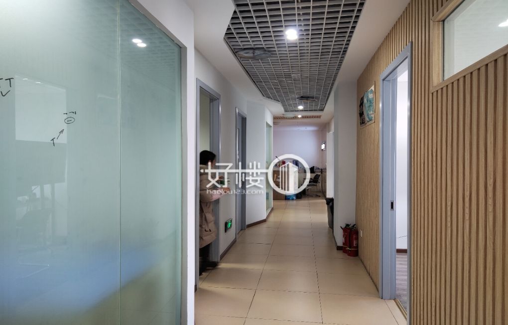 龙湖时代天街甲级写字楼精装修端头户型写字楼|办公室出租|租赁/租金/图片