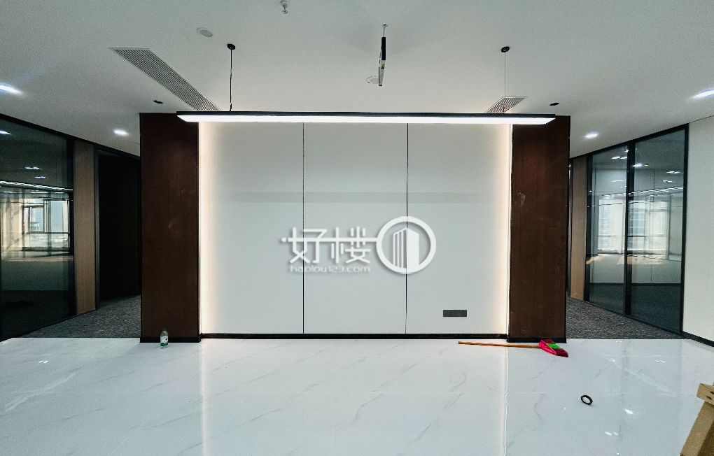 龙湖水晶国际稀缺面积丨地铁口 交通便利写字楼|办公室出租|租赁/租金/图片