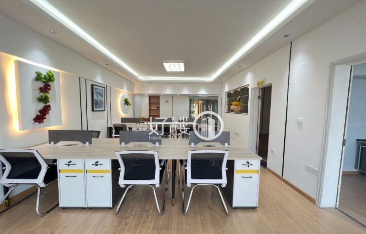 南岸區(qū)南坪城市之光辦公室出租，電梯口全新精裝帶家具拎包入住