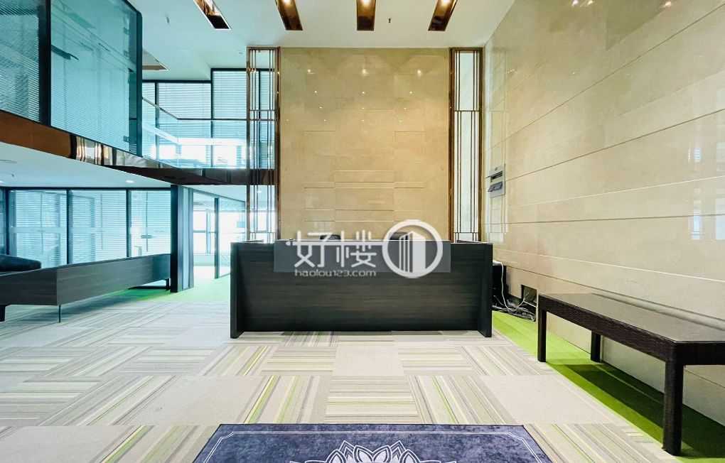 保利中心优质办公室出租：两江新区江景现房，拎包入驻开启高效办公新体验